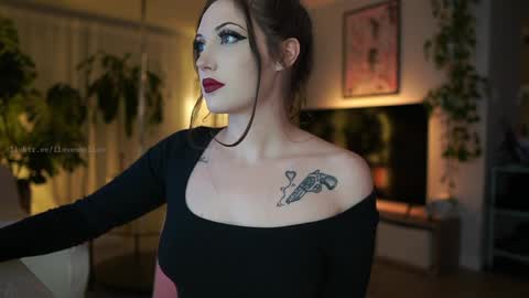 iluvemmeline online show from March 22, 5:02 am