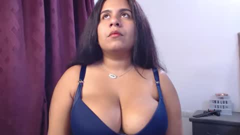 im madissonwell online show from October 3, 2:27 am