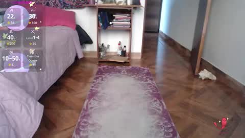 Cutie pie online show from April 8, 10:34 pm