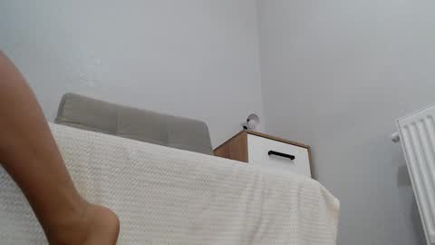 Della online show from December 4, 7:23 pm