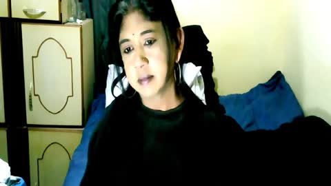 indianpleasures21 online show from June 27, 2:12 am