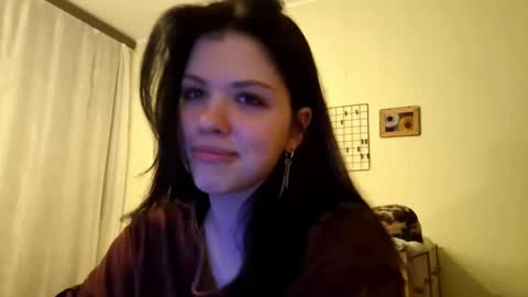 Mia online show from March 8, 3:27 pm