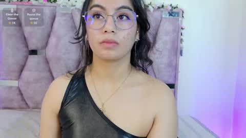 Iris online show from October 28, 8:25 pm