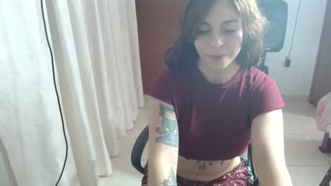 irisarellano_ online show from April 18, 7:07 pm