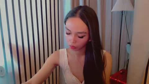 IRISH AND TRIXIE online show from April 11, 7:56 am