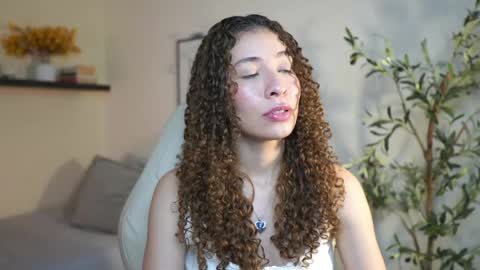 isa_____ online show from May 30, 3:04 am