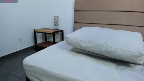 Isa online show from December 18, 11:09 pm