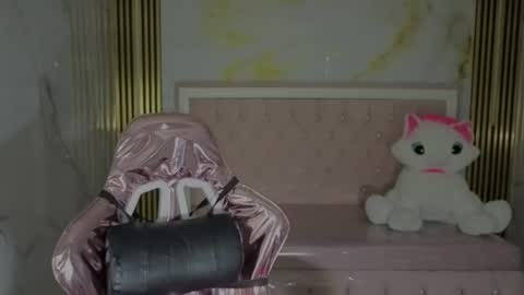 isabeau_s online show from July 11, 1:22 pm