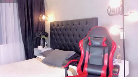 Isabella Nowa online show from March 10, 12:09 pm