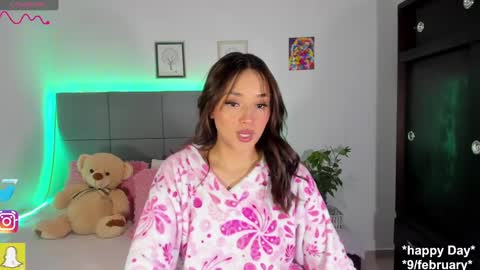 isabella online show from February 9, 5:08 am