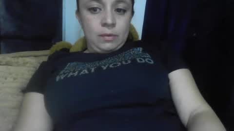 isabellaa_hills_ online show from July 1, 1:38 am
