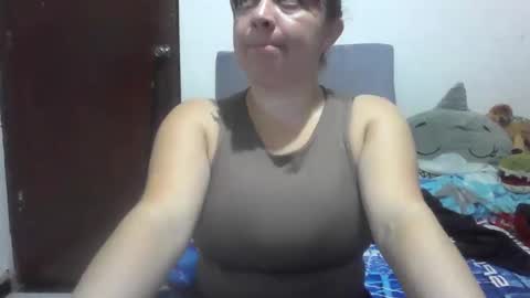 isabellaa_hills_ online show from June 11, 1:16 am