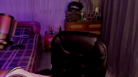 Isabella online show from August 2, 5:10 am