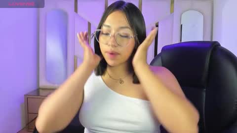 isabellrodriguez18 online show from March 3, 8:09 am