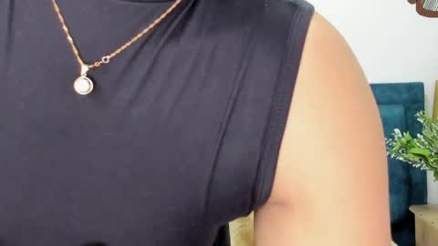 Isabel online show from May 18, 11:27 am