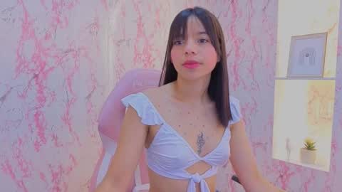 IssaSkinny online show from January 19, 11:50 am