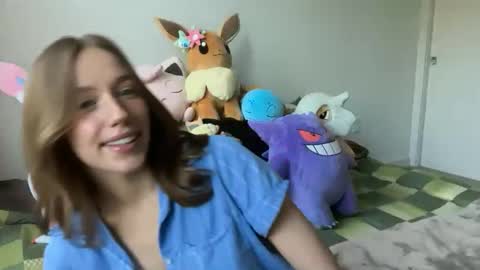 Shea  online show from April 19, 2:06 pm