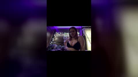 ivelynnmoon online show from May 1, 11:30 pm