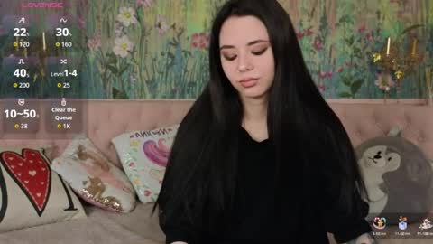 ivorywood_ online show from April 9, 6:35 pm