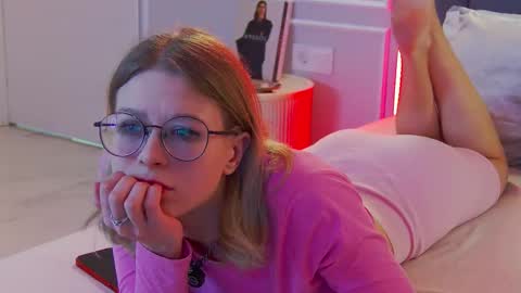  Ivy  online show from February 6, 7:06 pm