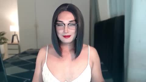 iya_hermosa online show from March 10, 12:53 pm