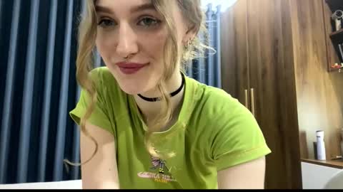 Janie online show from March 20, 3:39 pm