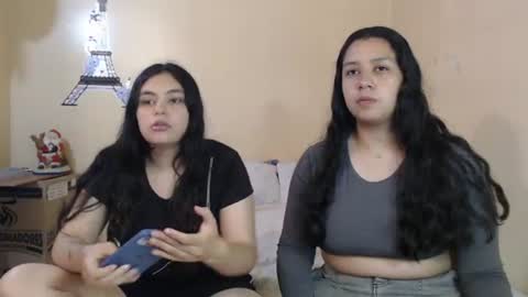 Jazmin and Scarlett online show from July 4, 7:26 am