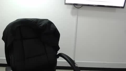 jenn online show from January 6, 9:18 pm