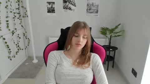 Karla online show from April 22, 1:19 pm