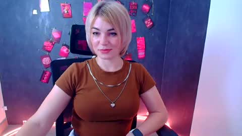 Jennifer online show from August 4, 11:49 am