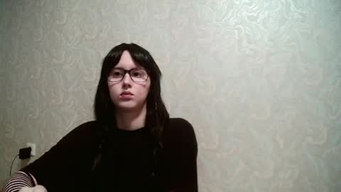 JennyOlset online show from June 24, 11:42 am