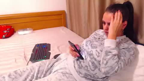 jessiestar3 online show from March 25, 1:11 am