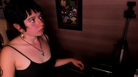 jhoanne_1 online show from April 7, 3:52 am