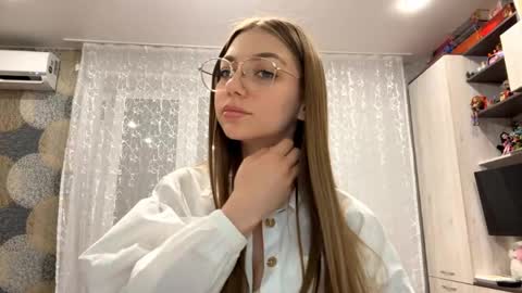 Kate online show from May 25, 6:07 pm