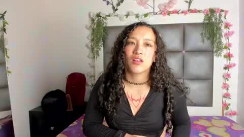 jolie_js online show from July 13, 7:47 pm