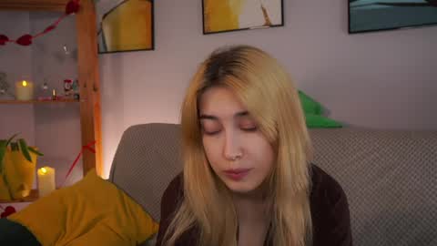 Viola online show from March 30, 1:44 pm