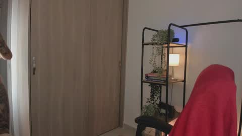 Juli Modelo Independiente online show from May 5, 6:22 pm