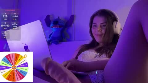 juli_m00n online show from May 12, 5:19 pm