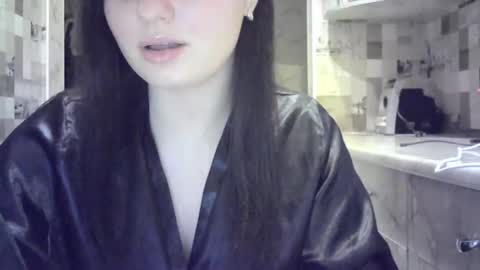 julia69009 online show from February 5, 10:12 pm