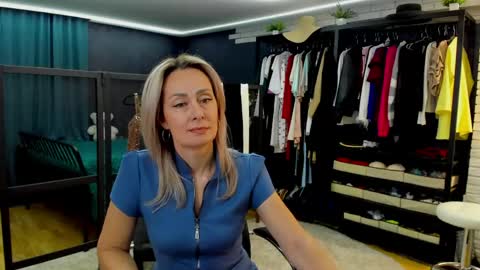 julia__cherry_ online show from May 1, 3:48 pm