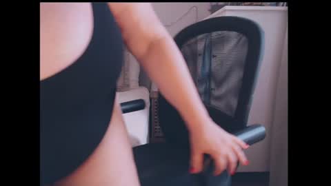 julialiones online show from July 17, 5:16 pm