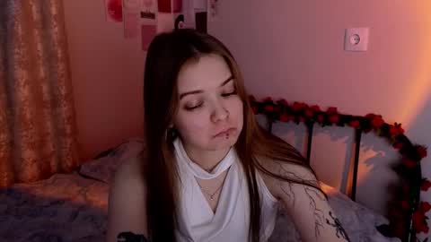 julidropp online show from March 15, 5:59 pm