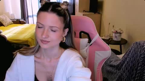 Julie online show from February 20, 6:26 am