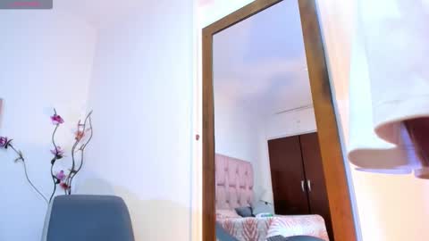    online show from March 6, 12:33 pm