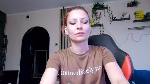 karoline121 online show from April 2, 3:20 pm