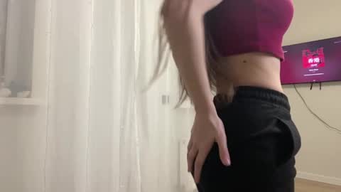 Lia online show from April 19, 6:10 pm