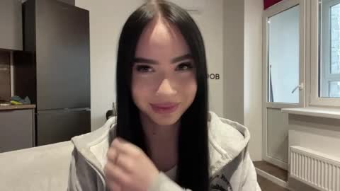 Izzy online show from May 28, 12:25 pm