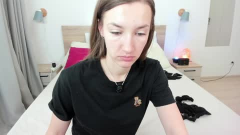 kate_redgar online show from March 30, 3:00 pm