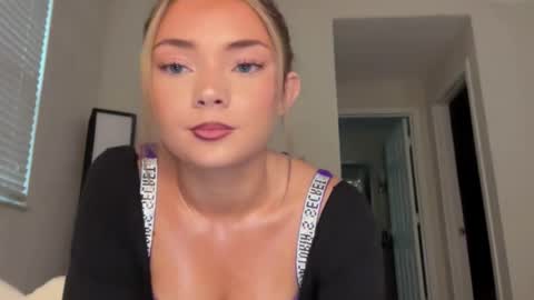 katerinavoss online show from April 7, 10:56 pm