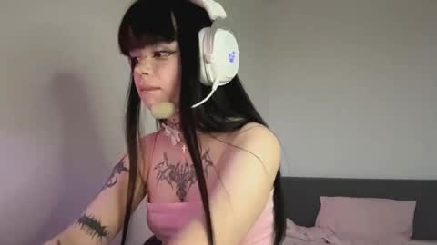 Luna online show from April 8, 3:58 pm